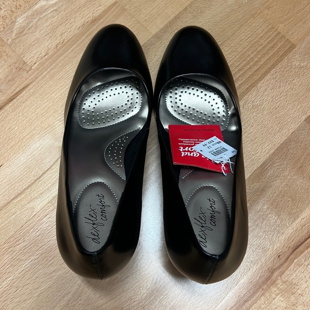Brand new women’s black heels size 12W